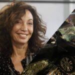 Ernestina Pais durante una presentación pública. La periodista y conductora desarrolló una extensa trayectoria en la televisión y la radio argentina.