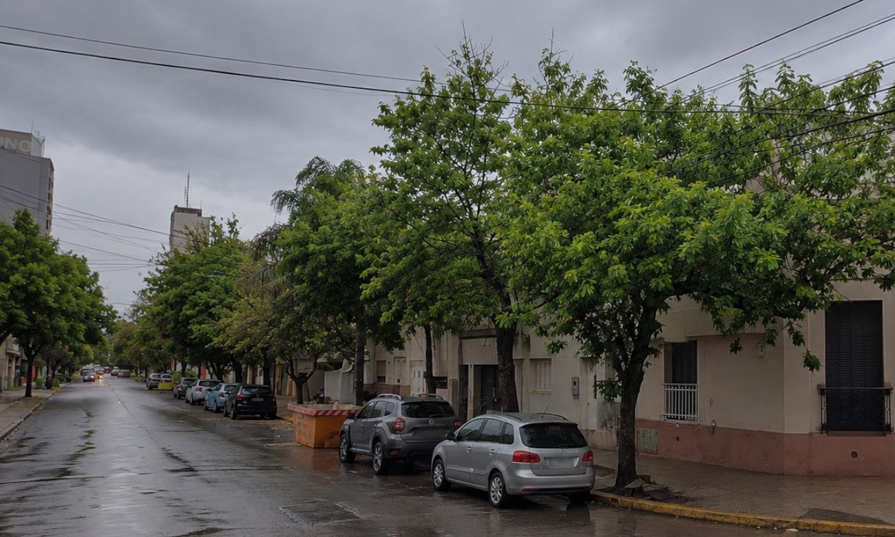 Esquina de Francia y Vera, en barrio Constituyentes de la ciudad de Santa Fe, donde delincuentes concretaron una millonaria estafa bajo la modalidad "cuento del tío" contra una pareja de jubilados.