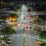 Vista aérea de la avenida Facundo Zuviría, uno de los principales corredores comerciales y urbanos de la ciudad de Santa Fe.