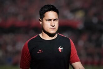 Ezequiel Medrán durante una jornada en el estadio Brigadier López, al frente del plantel profesional de Colón. Foto: archivo.