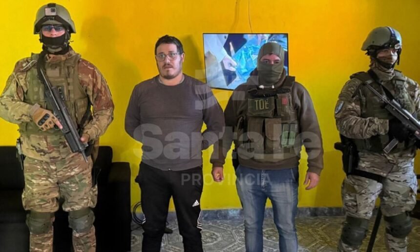Personal de las Tropas de Operaciones Especiales durante el operativo en el que fue detenido Fernando “Narigón” Vázquez.