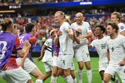 Erling Haaland celebra un gol con la selección de Noruega durante un partido del Mundial 2026.