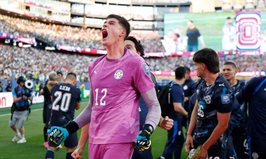 Orlando Gill celebra junto a sus compañeros tras una actuación decisiva con la Selección de Paraguay en el Mundial 2026.