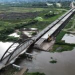 Vista general de los trabajos de construcción del nuevo Puente Carretero que conectará las ciudades de Santa Fe y Santo Tomé sobre el río Salado. Foto de archivo.
