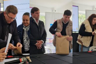 Autoridades provinciales y representantes institucionales participaron de la apertura de sobres para una obra destinada a mejorar la infraestructura sanitaria del SAMCo de San Justo.