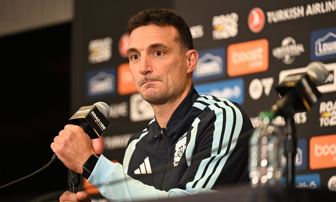 Lionel Scaloni durante una conferencia de prensa previa al inicio de una competencia internacional con la Selección argentina. Foto de archivo.Lionel Scaloni durante una conferencia de prensa previa al inicio de una competencia internacional con la Selección argentina. Foto de archivo.