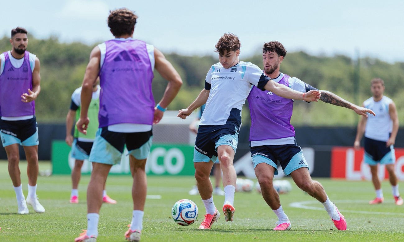 La Selección Argentina durante un entrenamiento previo a un partido del Mundial.