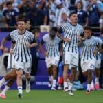 Los futbolistas argentinos completan los trabajos precompetitivos antes del decisivo encuentro por un lugar en las semifinales. Foto: Olé.