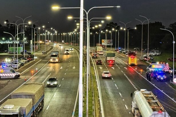 Imagen de la Autopista Rosario–Santa Fe, eje estratégico para el transporte de cargas y la conexión entre el sur y el centro provincial. Foto de archivo.