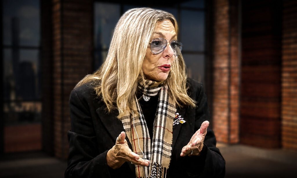 La Dra. Jaquelina Balangione durante la entrevista exclusiva con el periodista Carlos Fornés en el programa "Lo tenés que saber".