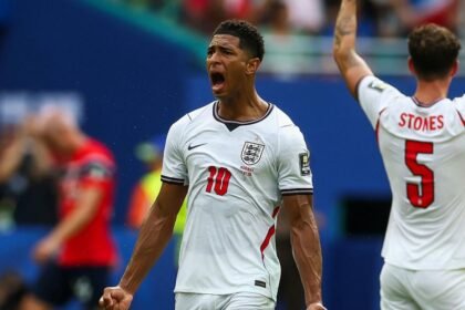Jude Bellingham celebra el gol que le dio a Inglaterra la clasificación a las semifinales del Mundial 2026 tras vencer a Noruega en tiempo suplementario.