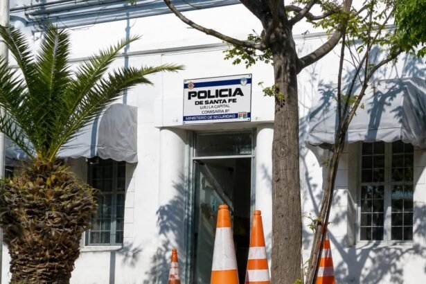 Vista exterior de la Comisaría Octava de la Policía de Santa Fe, con sede en el barrio Guadalupe. Foto de archivo.