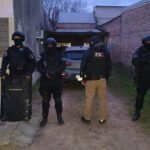 Personal de la Policía de Investigaciones durante un procedimiento realizado en el marco de una investigación por robos reiterados. Foto: Prensa PDI.
