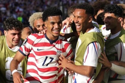 Estados Unidos celebra la clasificación a los octavos de final del Mundial 2026 tras vencer a Bosnia por 2-0.