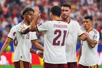 Los futbolistas de España celebran uno de los goles en la victoria ante Francia por las semifinales del Mundial 2026.