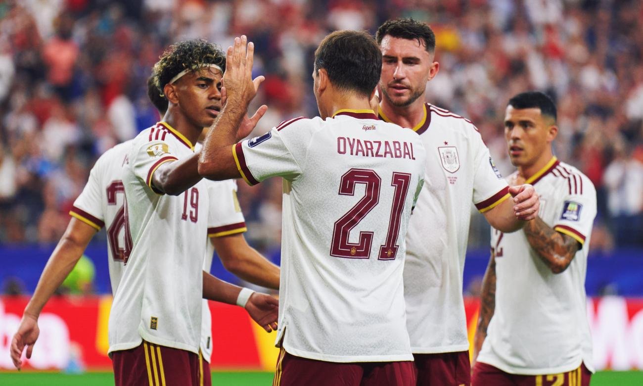 Los futbolistas de España celebran uno de los goles en la victoria ante Francia por las semifinales del Mundial 2026.