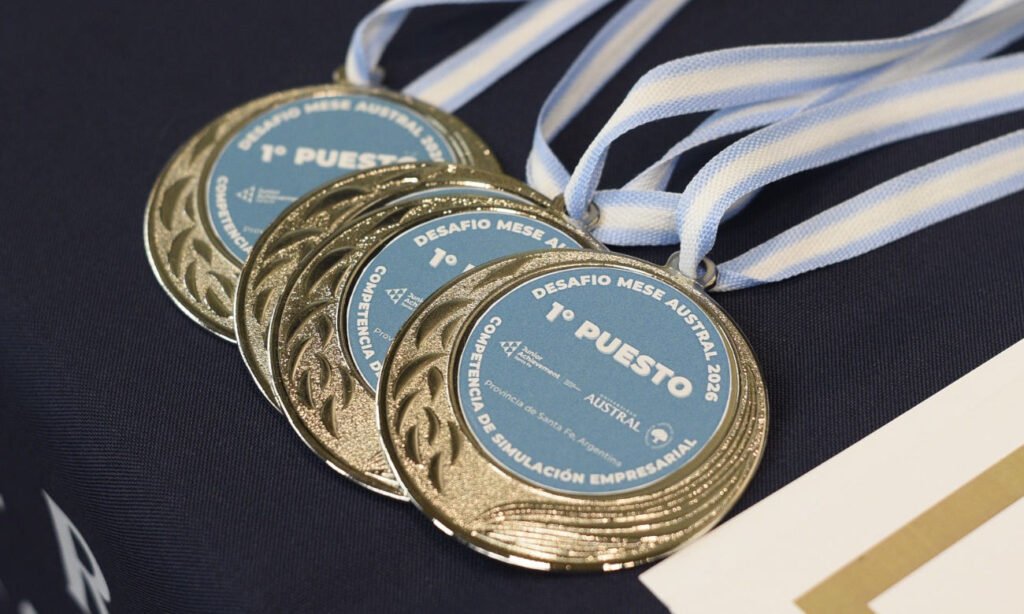 Más de 2.000 jóvenes de escuelas secundarias de Santa Fe formaron parte de una experiencia de aprendizaje basada en la simulación empresarial, el trabajo en equipo y la resolución de problemas. Foto de archivo (al).