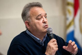 Gabriel Real desarrolló una extensa trayectoria política en Santa Fe como dirigente del Partido Demócrata Progresista, exdiputado provincial y secretario de Asuntos Legislativos.