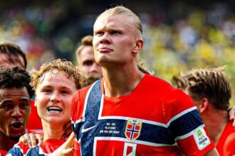 Erling Haaland celebra uno de sus goles con la camiseta de Noruega durante un partido oficial. Foto de archivo.