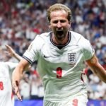 Harry Kane celebra uno de los goles que le dio a Inglaterra la clasificación a los octavos de final del Mundial 2026.