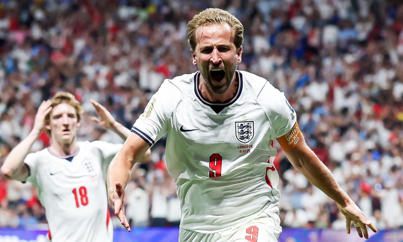 Harry Kane celebra uno de los goles que le dio a Inglaterra la clasificación a los octavos de final del Mundial 2026.