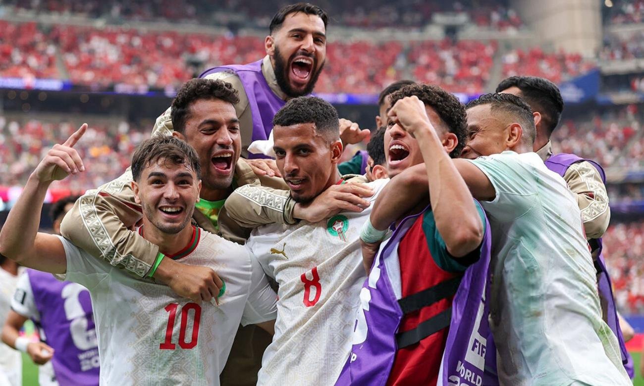 Marruecos celebra la clasificación a los cuartos de final tras una sólida victoria ante Canadá en el Mundial.