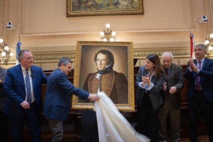Autoridades provinciales participaron de la inauguración de las obras de modernización del recinto de sesiones de la Cámara de Senadores de Santa Fe, que ahora lleva el nombre de los exgobernadores Aldo Tessio y Jorge Obeid.