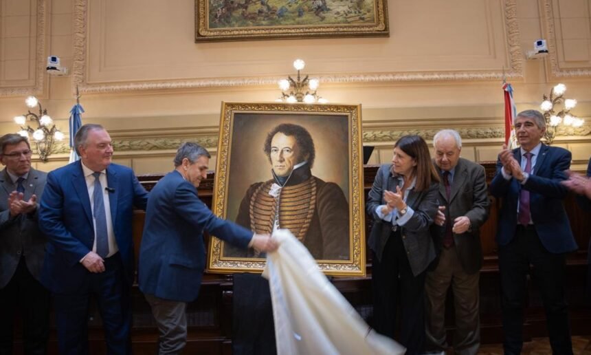 Autoridades provinciales participaron de la inauguración de las obras de modernización del recinto de sesiones de la Cámara de Senadores de Santa Fe, que ahora lleva el nombre de los exgobernadores Aldo Tessio y Jorge Obeid.