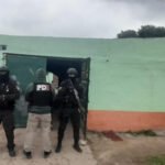 Una de las viviendas allanadas por la Policía de Investigaciones durante el operativo por una causa de presunto microtráfico en la ciudad de Vera.