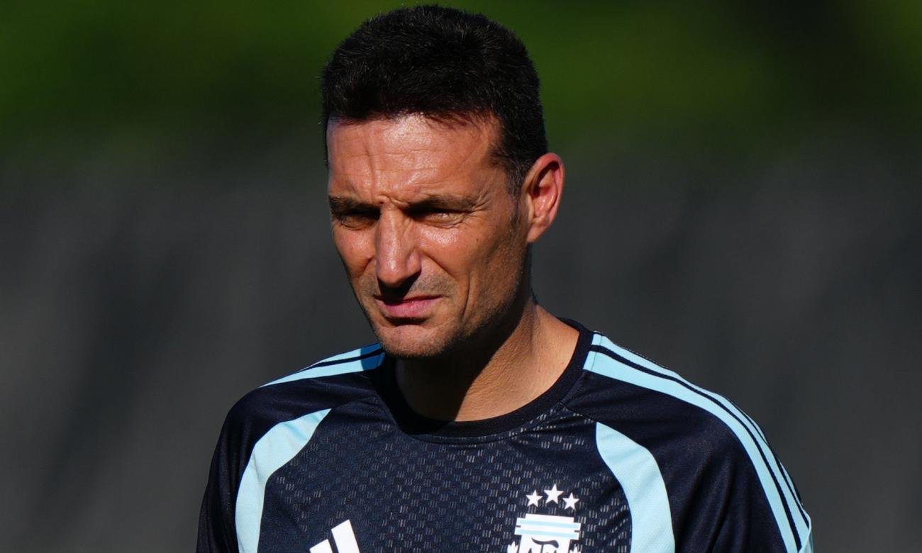 Lionel Scaloni durante un entrenamiento de la Selección Argentina en una competencia internacional.
