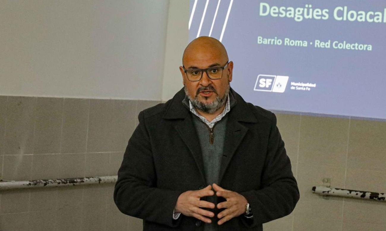 Carlos Suárez, gerente de Coordinación de Proyectos Estratégicos de la Municipalidad de Santa Fe, brindó detalles sobre el proyecto de ampliación de la red cloacal en barrio Roma.