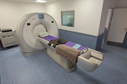 Nuevo servicio de tomografía computada incorporado al Hospital de San Cristóbal para fortalecer la capacidad de diagnóstico y la atención de pacientes de toda la región.
