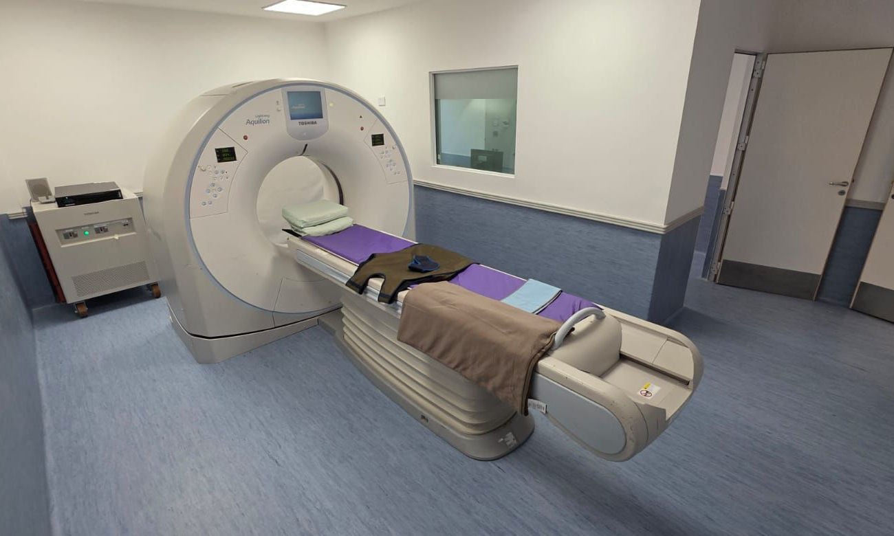 Nuevo servicio de tomografía computada incorporado al Hospital de San Cristóbal para fortalecer la capacidad de diagnóstico y la atención de pacientes de toda la región.