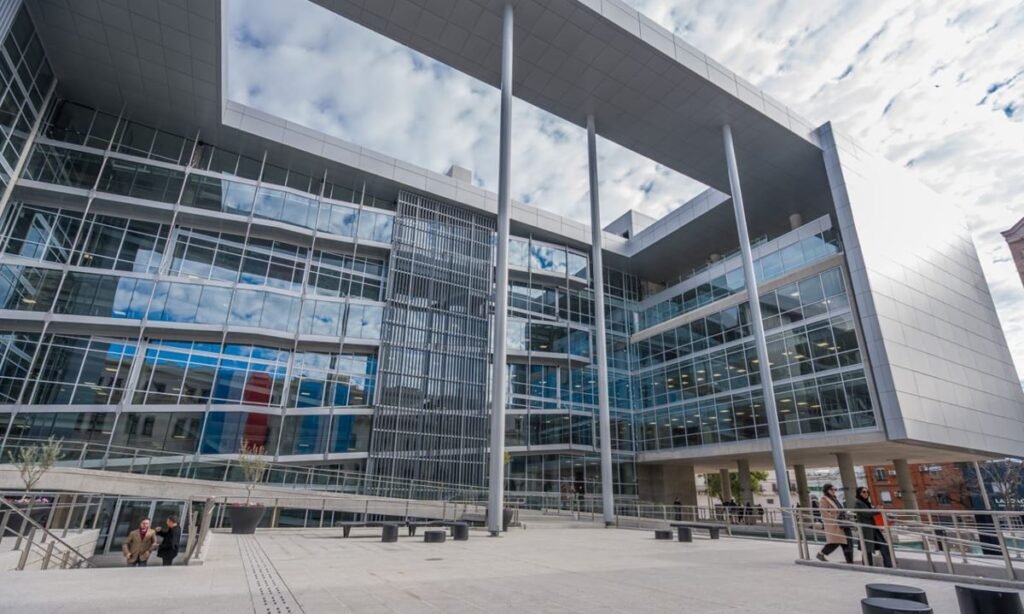 El nuevo edificio judicial de la ciudad de Santa Fe, inaugurado en 2026 para ampliar la infraestructura del servicio de Justicia. Foto de archivo.