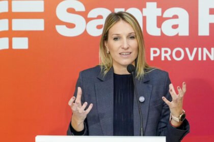 Virginia Coudannes, vocera del Gobierno de Santa Fe, durante una conferencia de prensa. Foto de archivo.