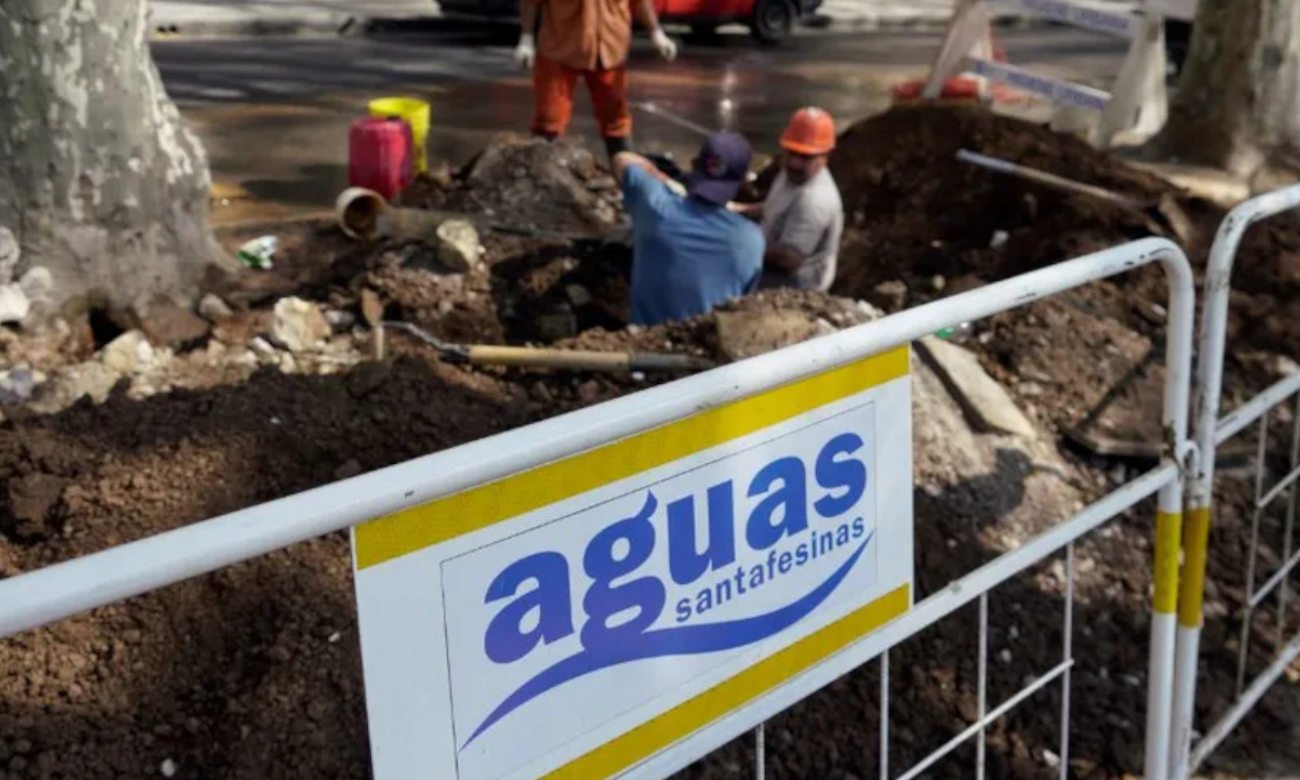 Trabajos de mantenimiento y control en instalaciones vinculadas al servicio de agua potable de la ciudad de Santa Fe.
