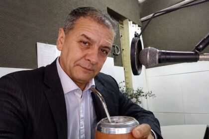 Alejandro Perea, reconocido periodista del Cordón Industrial y referente de los medios de comunicación de la región.
