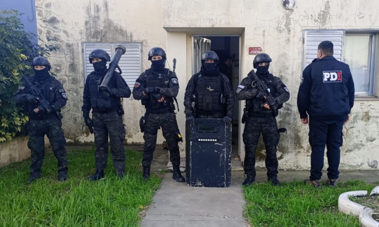 La Policía de Investigaciones realizó procedimientos vinculados a investigaciones por presunta comercialización de estupefacientes en la provincia de Santa Fe.