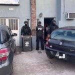 Personal de la Policía de Investigaciones (PDI) durante un procedimiento realizado en la ciudad de Santa Fe. Foto de archivo.