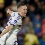 Santiago Ascacibar celebra uno de sus goles con la camiseta de Boca durante un partido