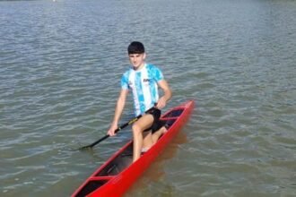 Bruno Benigno durante uno de sus entrenamientos de canotaje, disciplina en la que se prepara para el desafío de los Juegos Suramericanos 2026. Foto de archivo.