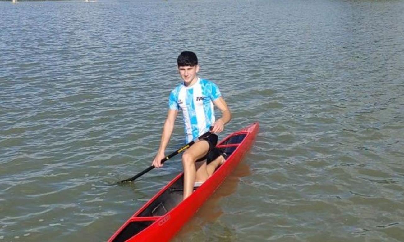 Bruno Benigno durante uno de sus entrenamientos de canotaje, disciplina en la que se prepara para el desafío de los Juegos Suramericanos 2026. Foto de archivo.