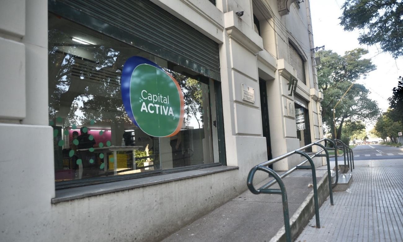 Vista de la sede de Capital Activa, ubicada en el centro de la ciudad de Santa Fe, donde se desarrollan programas municipales de capacitación, innovación y formación para el empleo. Foto de archivo.