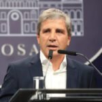 Luis Caputo, ministro de Economía de la Nación, durante una actividad oficial. Foto de archivo.