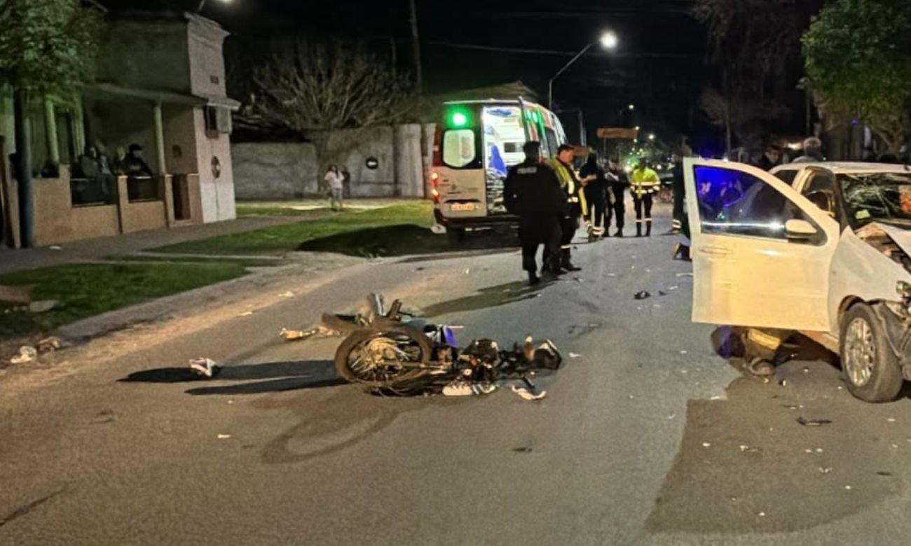 Accidente de tránsito en una calle de Santo Tomé. Foto de archivo.