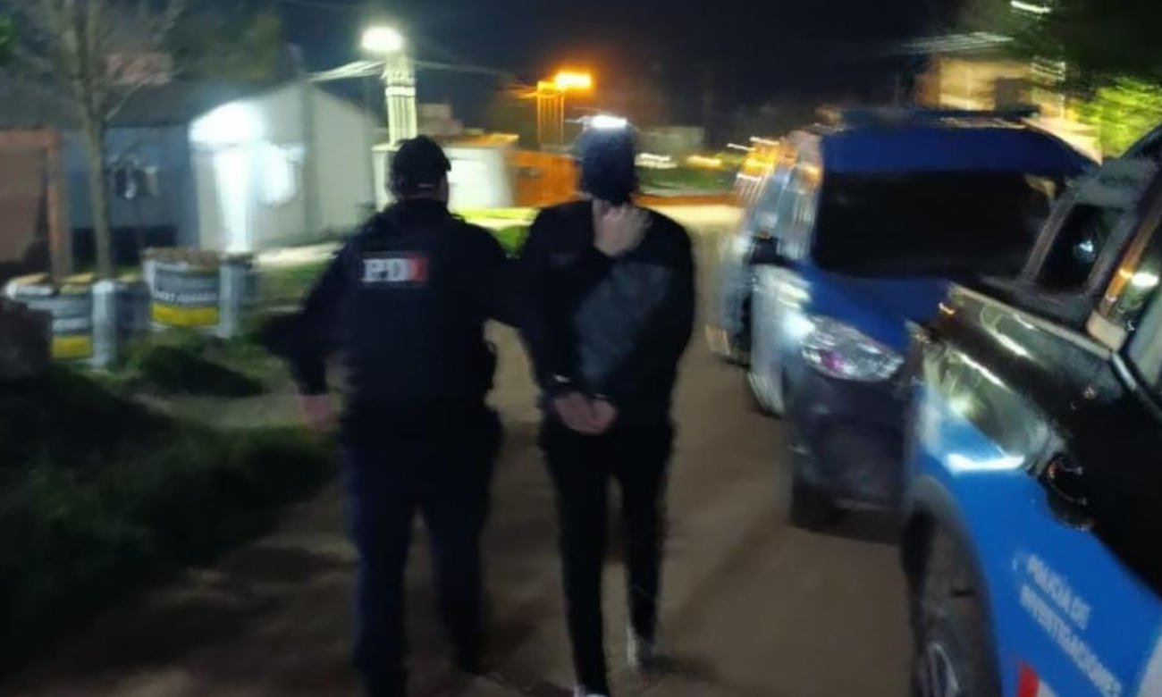 Uno de los jóvenes detenidos por la PDI en el marco de la investigación por tentativa de homicidio en Ceres. Foto: PDI.