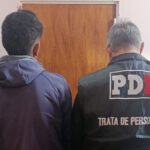 La PDI detuvo al joven de 24 años en San Cristóbal, investigado por lesiones y amenazas en un contexto de violencia de género.