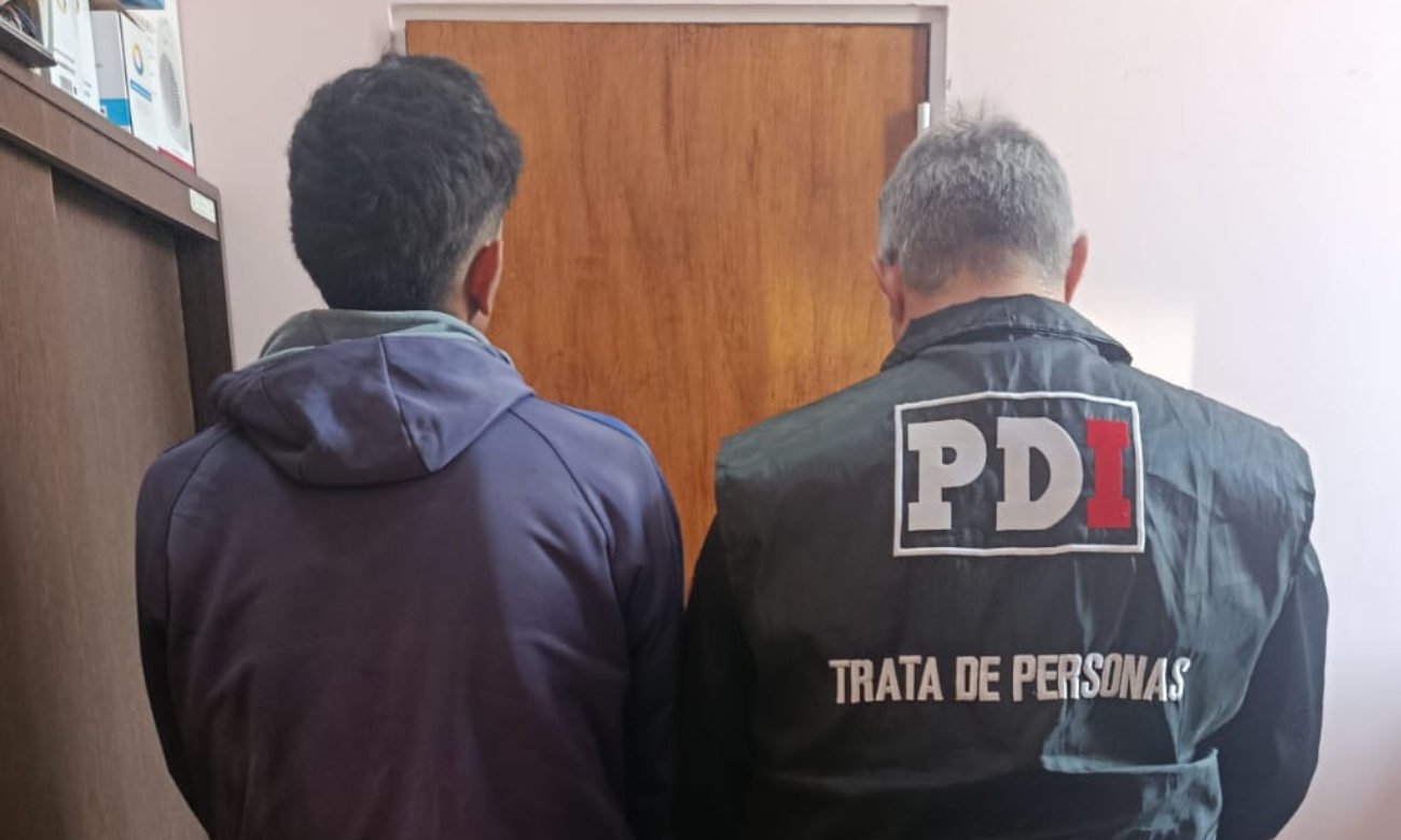 La PDI detuvo al joven de 24 años en San Cristóbal, investigado por lesiones y amenazas en un contexto de violencia de género.