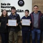 Sebastián y Matías Nocioni junto a los concejales Titi Barletta y Basile, durante el reconocimiento realizado en el Concejo Municipal de Santa Fe.