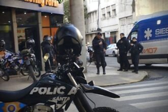 La farmacia de Dorrego y Zeballos donde ocurrió el femicidio en Rosario.